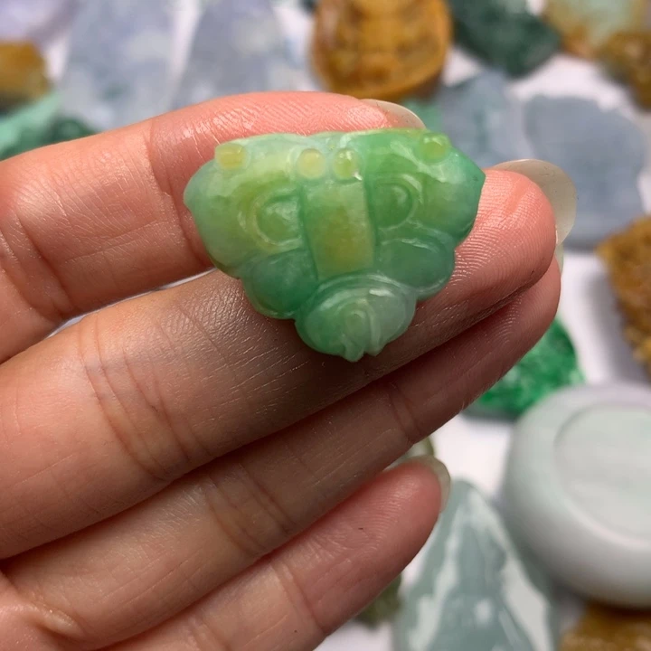 定制翡翠未镶嵌翡翠