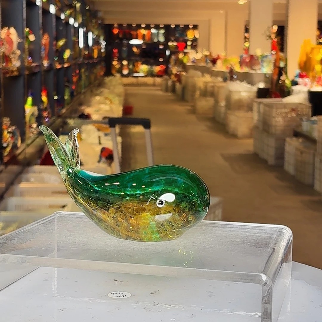 摆件琉璃岛是个什的人在