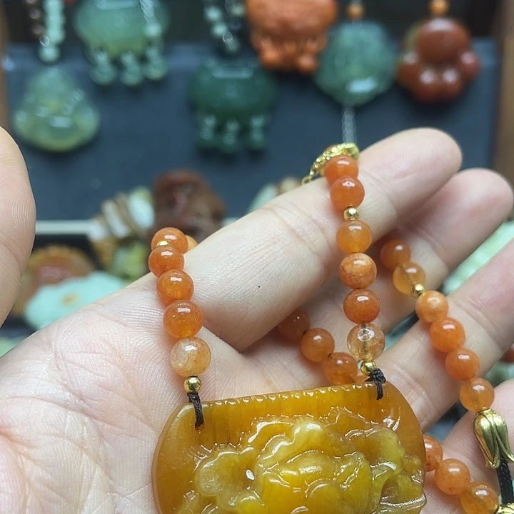 未镶嵌蛇纹石玉颈饰