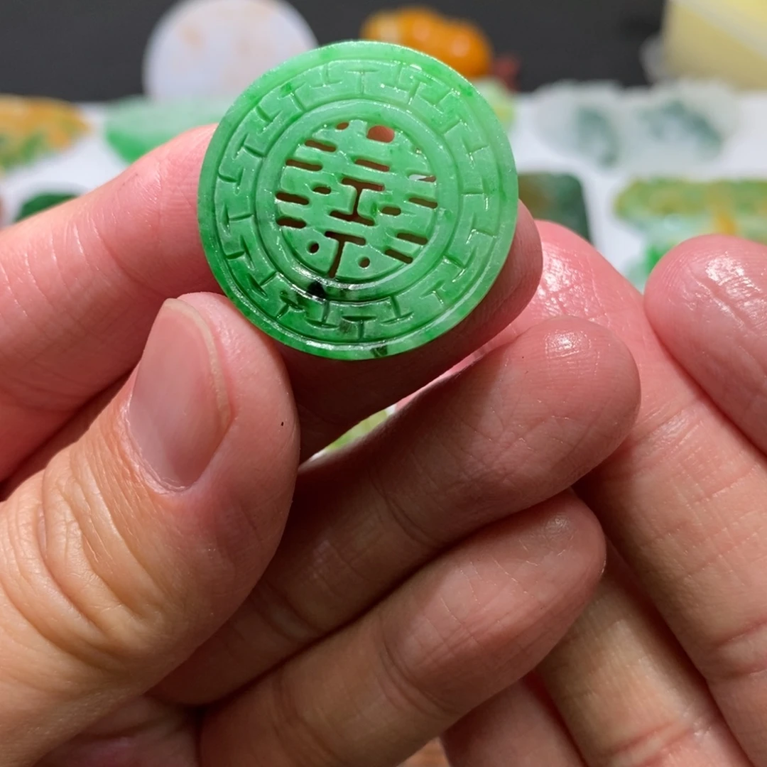 定制翡翠未镶嵌吊坠