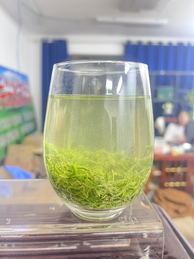 明前娄头 香高味浓 花香浓郁 抓口耐泡 生津回甘好 简装袋装