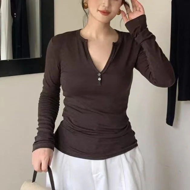 2025早秋新款大码女装v领高级感显瘦长袖小衫打底衫