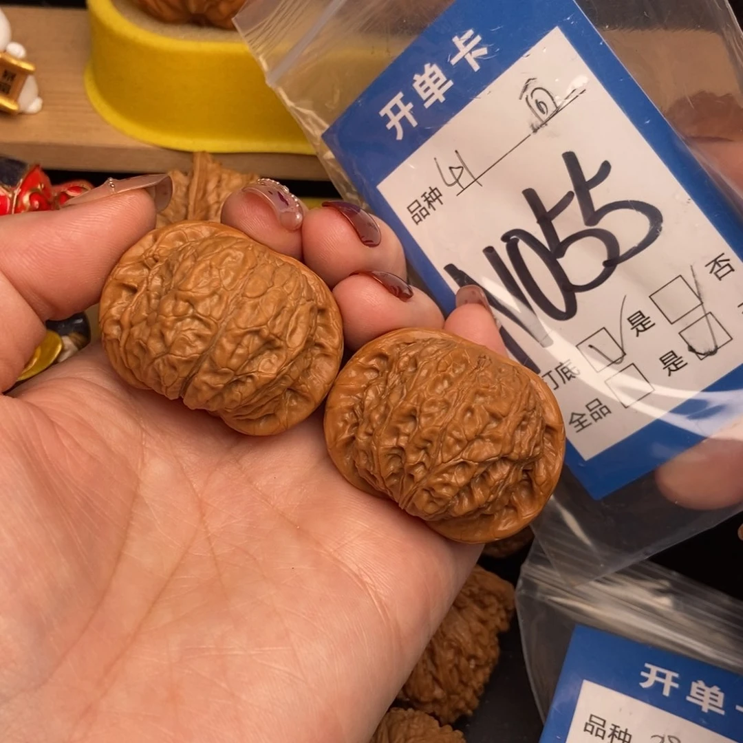 桃核吊坠核桃血麒麟