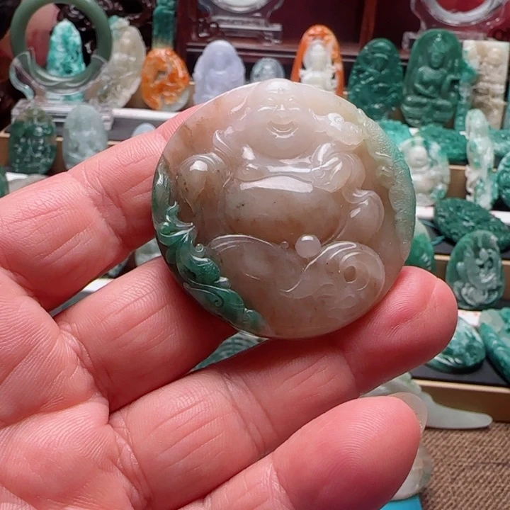 咸***闲独山玉未镶嵌颈饰