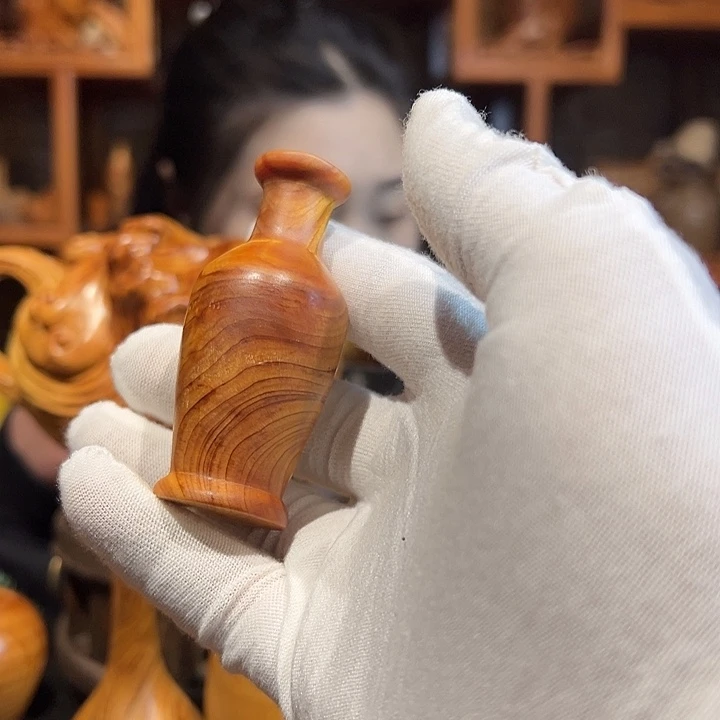 柏木根雕等艺术品？离开了