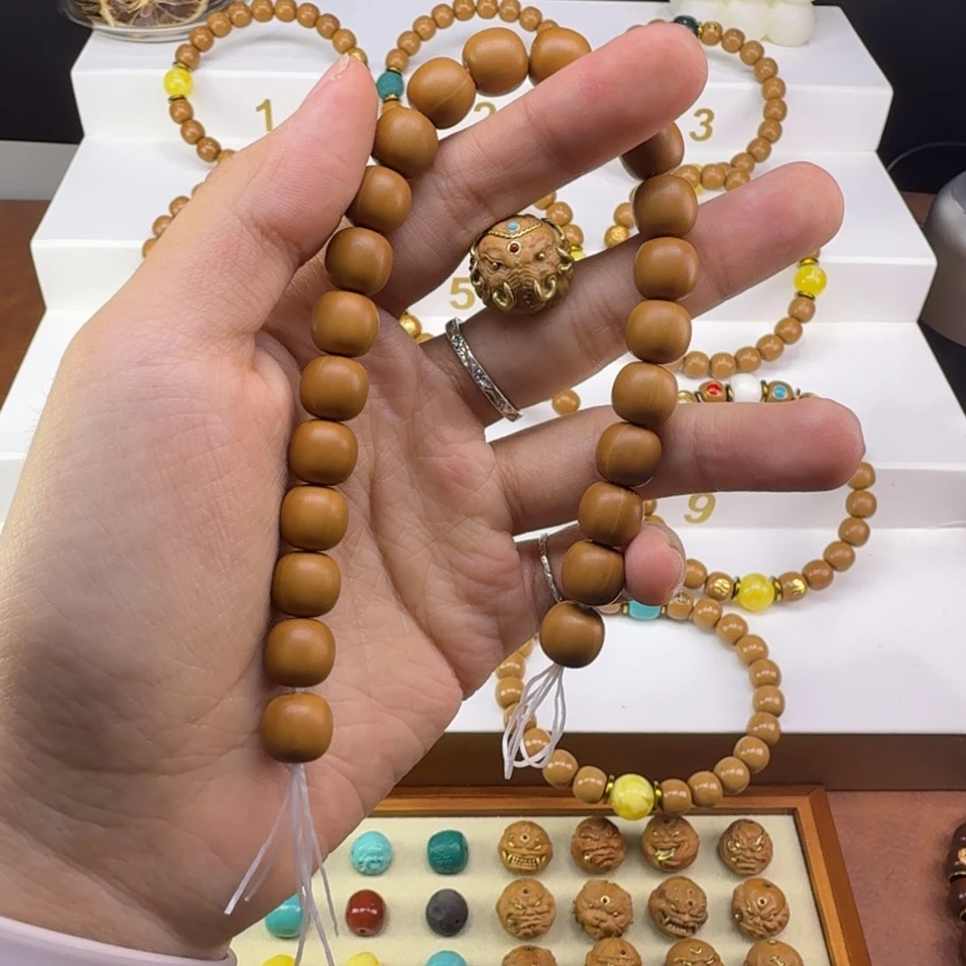 吊坠猴头核桃文玩手串一套毕业