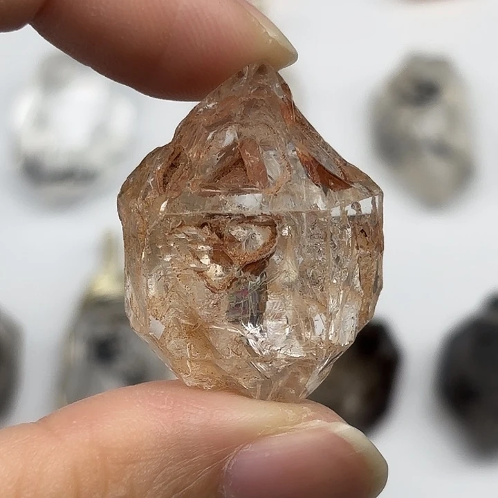 水晶颈饰未镶嵌巴基斯坦红泥闪灵钻32mm+
