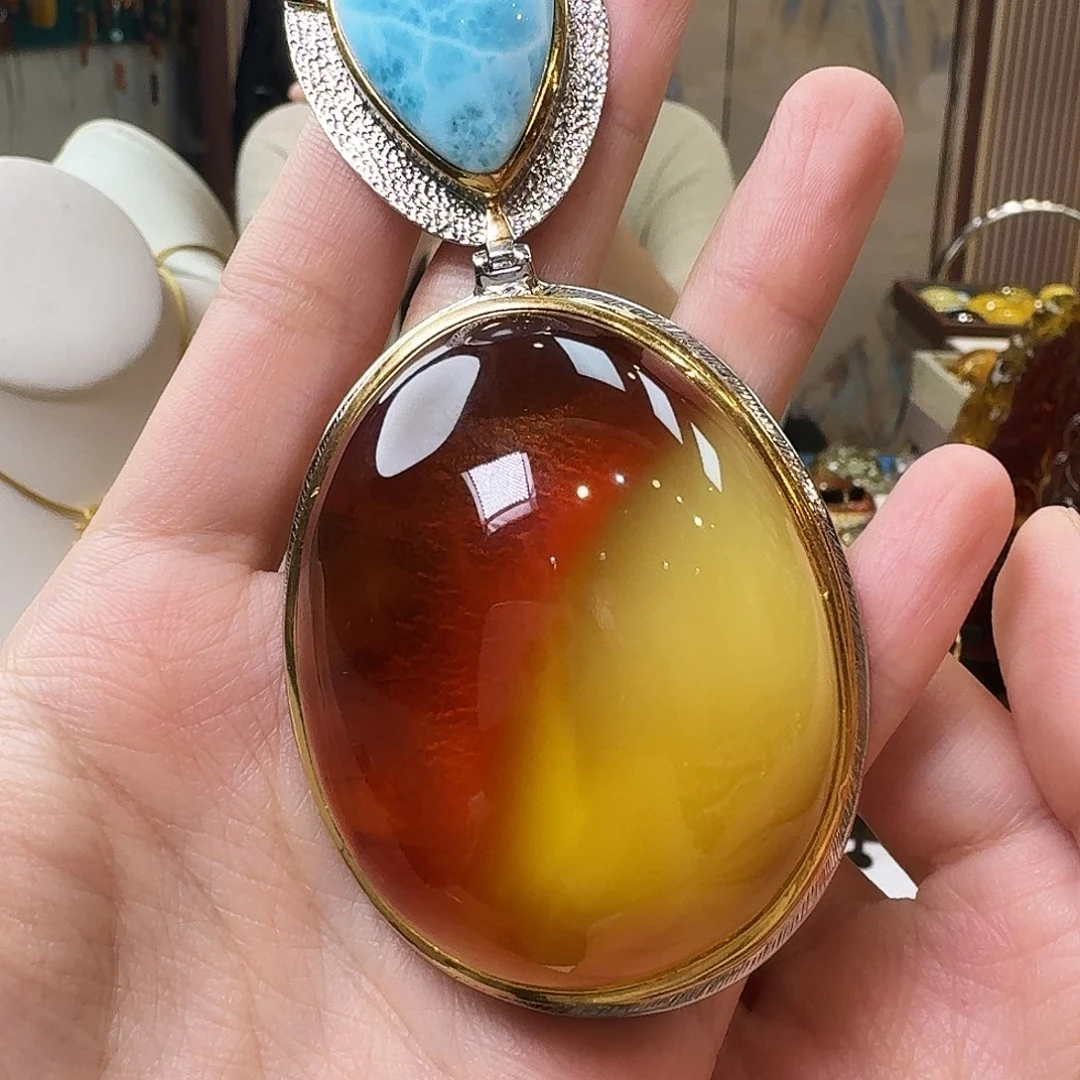 琥珀未镶嵌颈饰吊坠