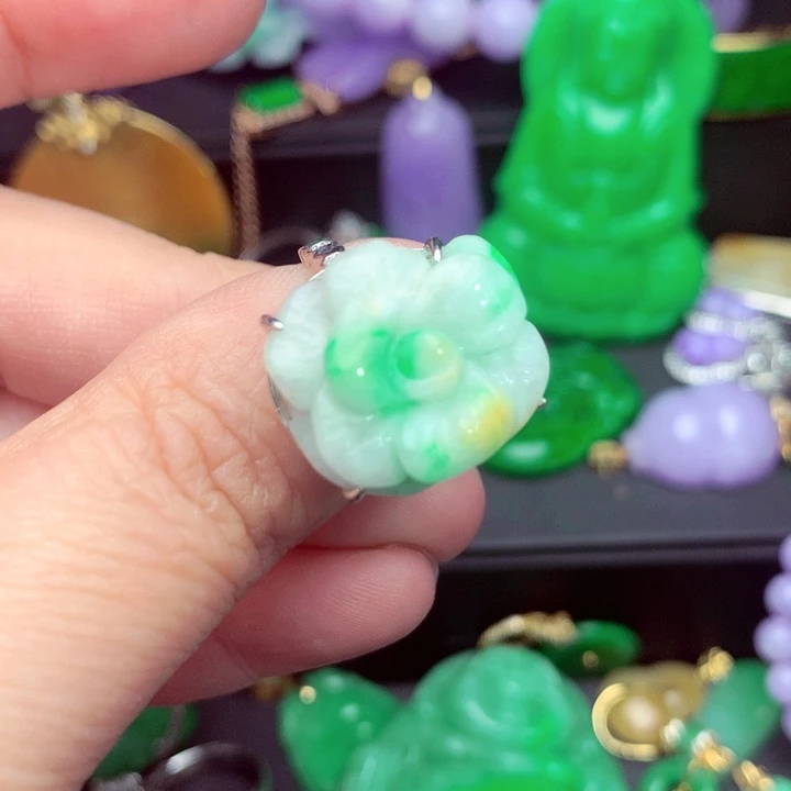 吊坠(不含链)未镶嵌翡翠