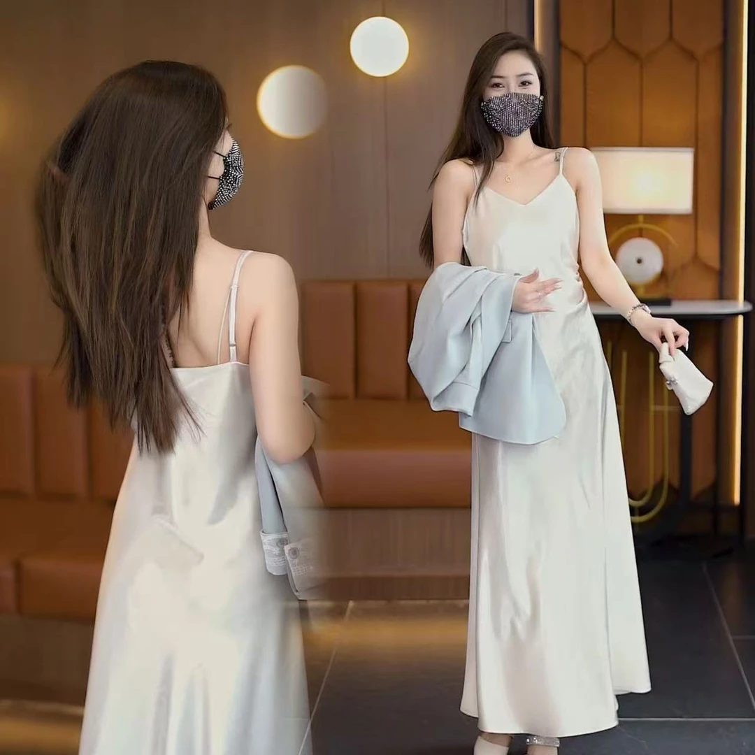 【金华璀璨】轻奢高级感缎面V领吊带连衣裙醋酸2025春秋褶皱A字长裙
