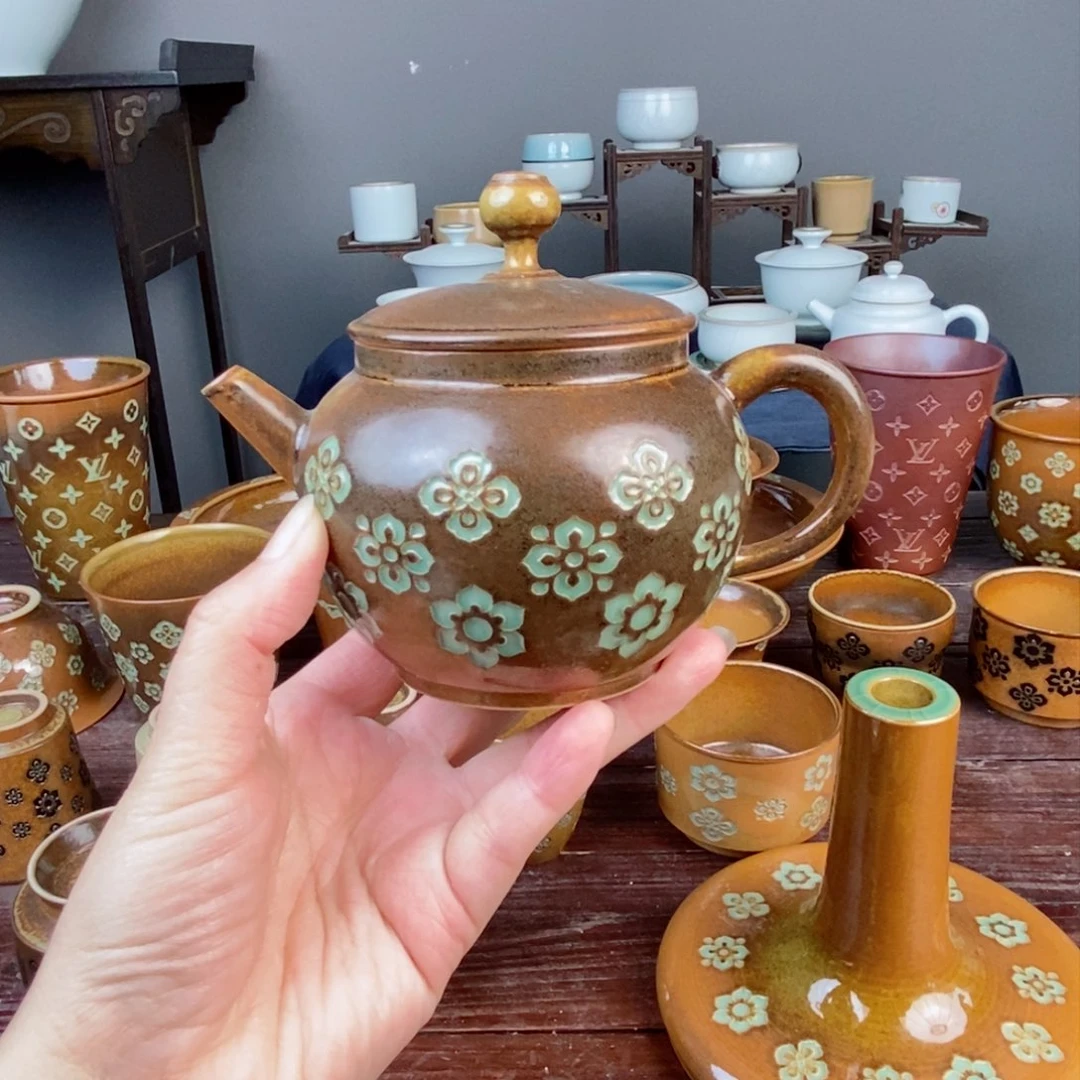 朱砂胎草木灰宝相花纹 微瑕