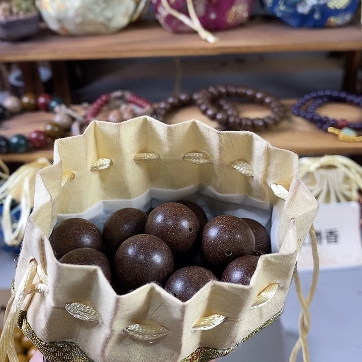 泥塑瑕疵鹅梨1.8香包50克