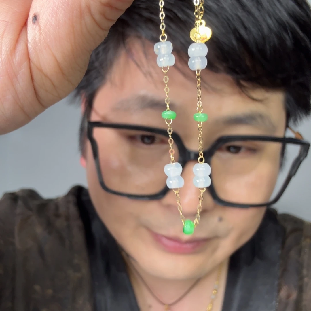 翡翠18K金镶嵌颈饰一件