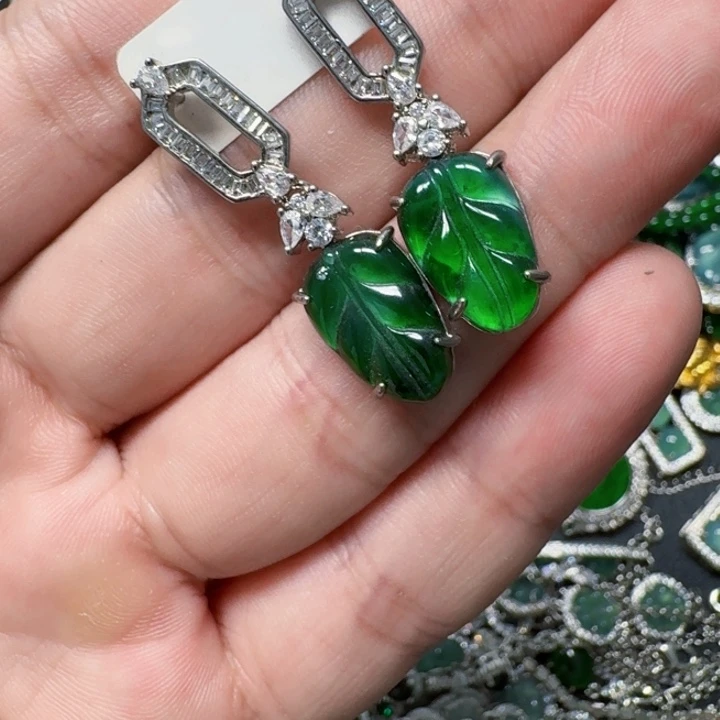 翡翠未镶嵌颈饰天然A货翡翠放漏