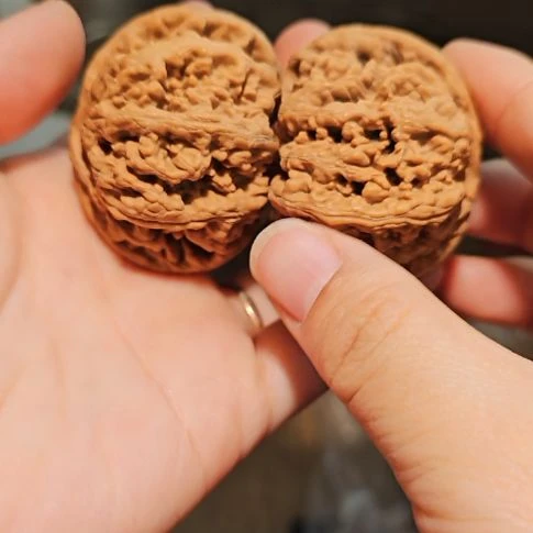 文玩核桃吊坠48.5粗筋