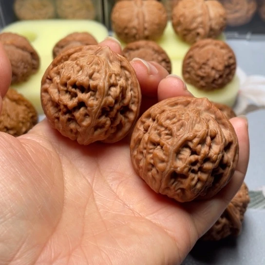 【闪购商品】把件文玩核桃凤凰台边43.5，44