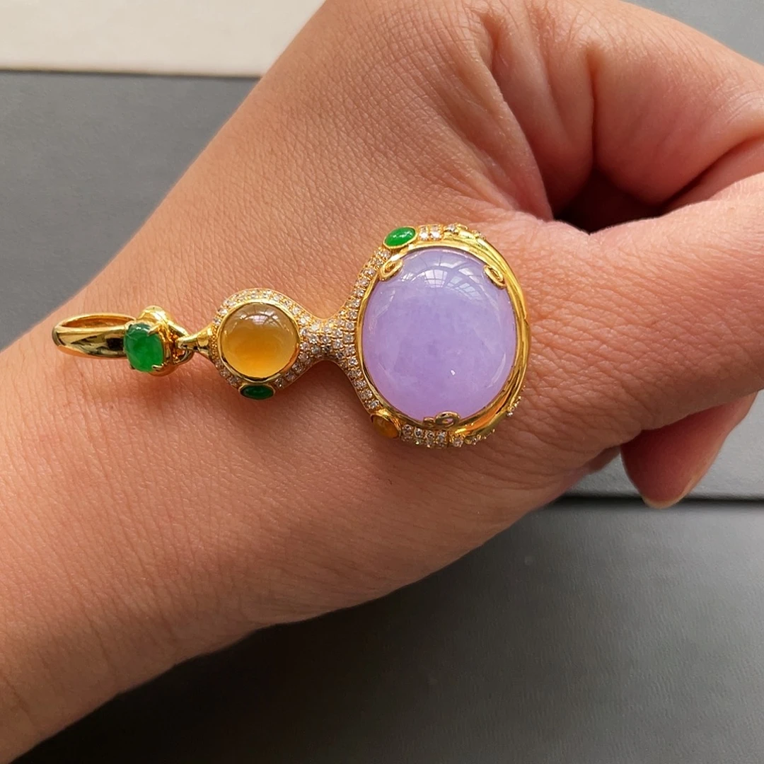 翡翠18K金镶嵌颈饰紫蛋