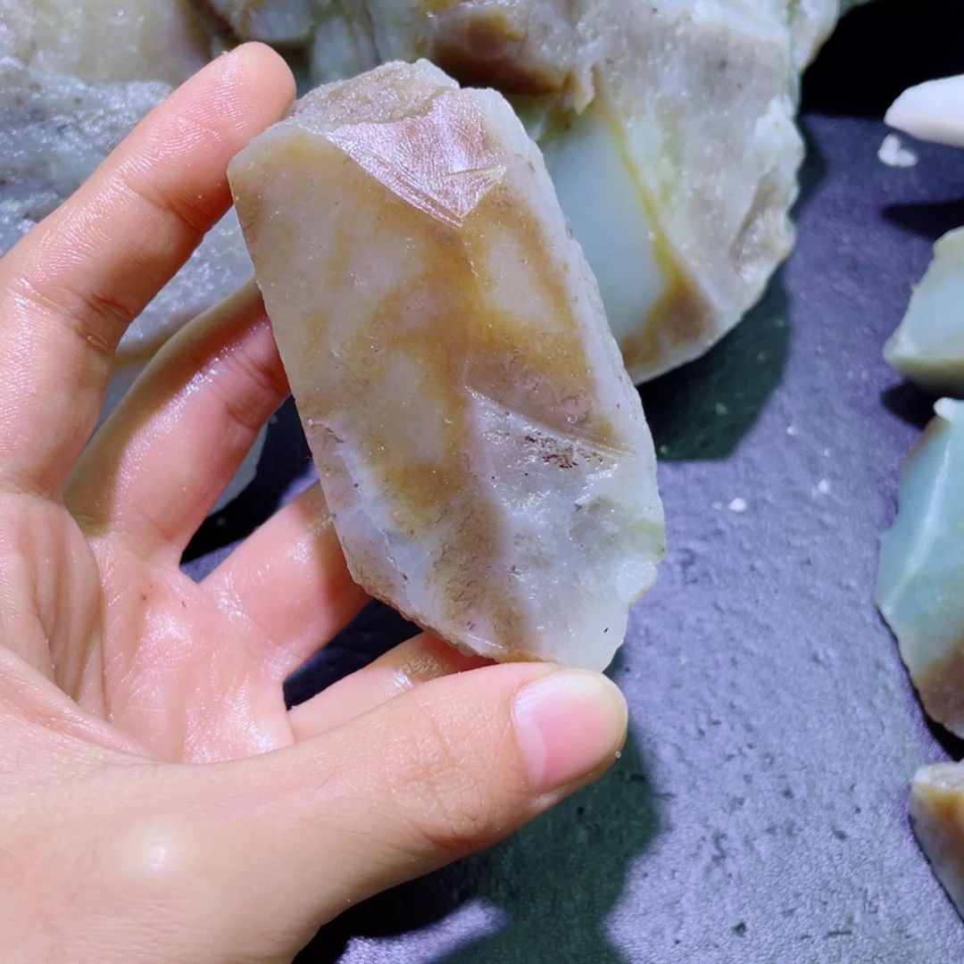 和田玉未镶嵌珠宝半成品