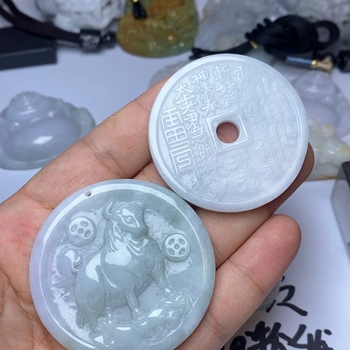 翡翠未镶嵌颈饰韩*雪翡翠