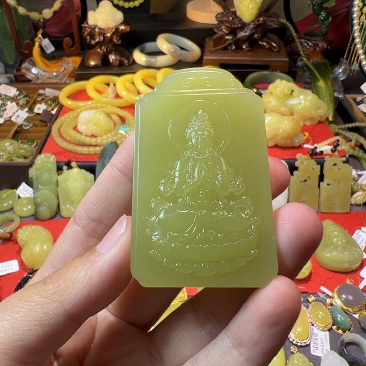 和田玉（黄玉）未镶嵌颈饰