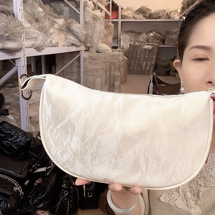 蚕丝小牛剖层皮革PU