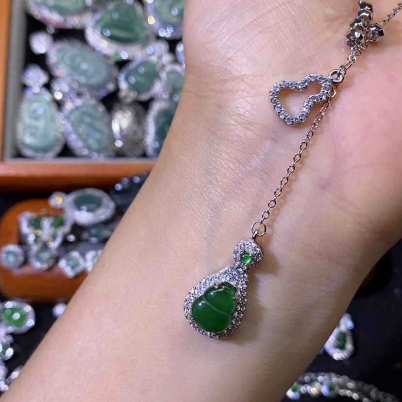 【闪购商品】翡翠颈饰未镶嵌天然