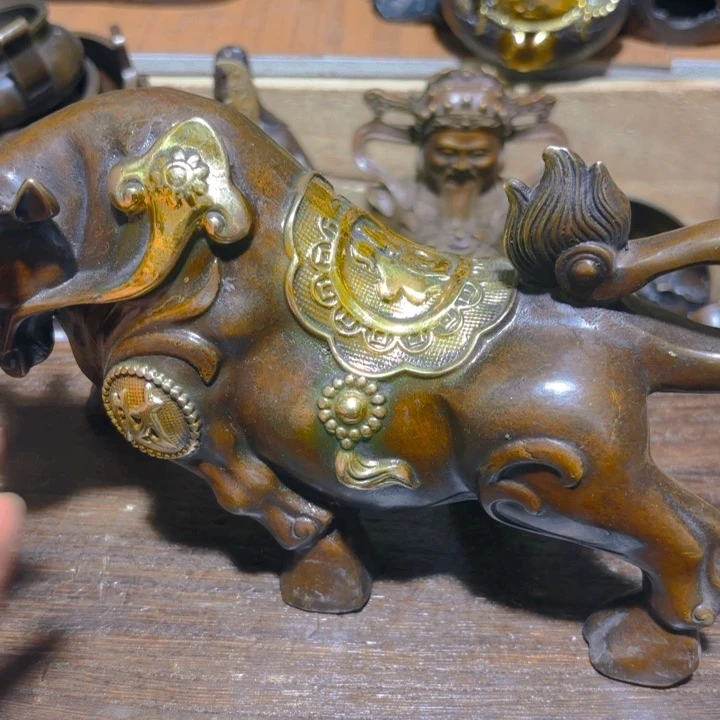 铜的。全清了。一件不留！不磨叽