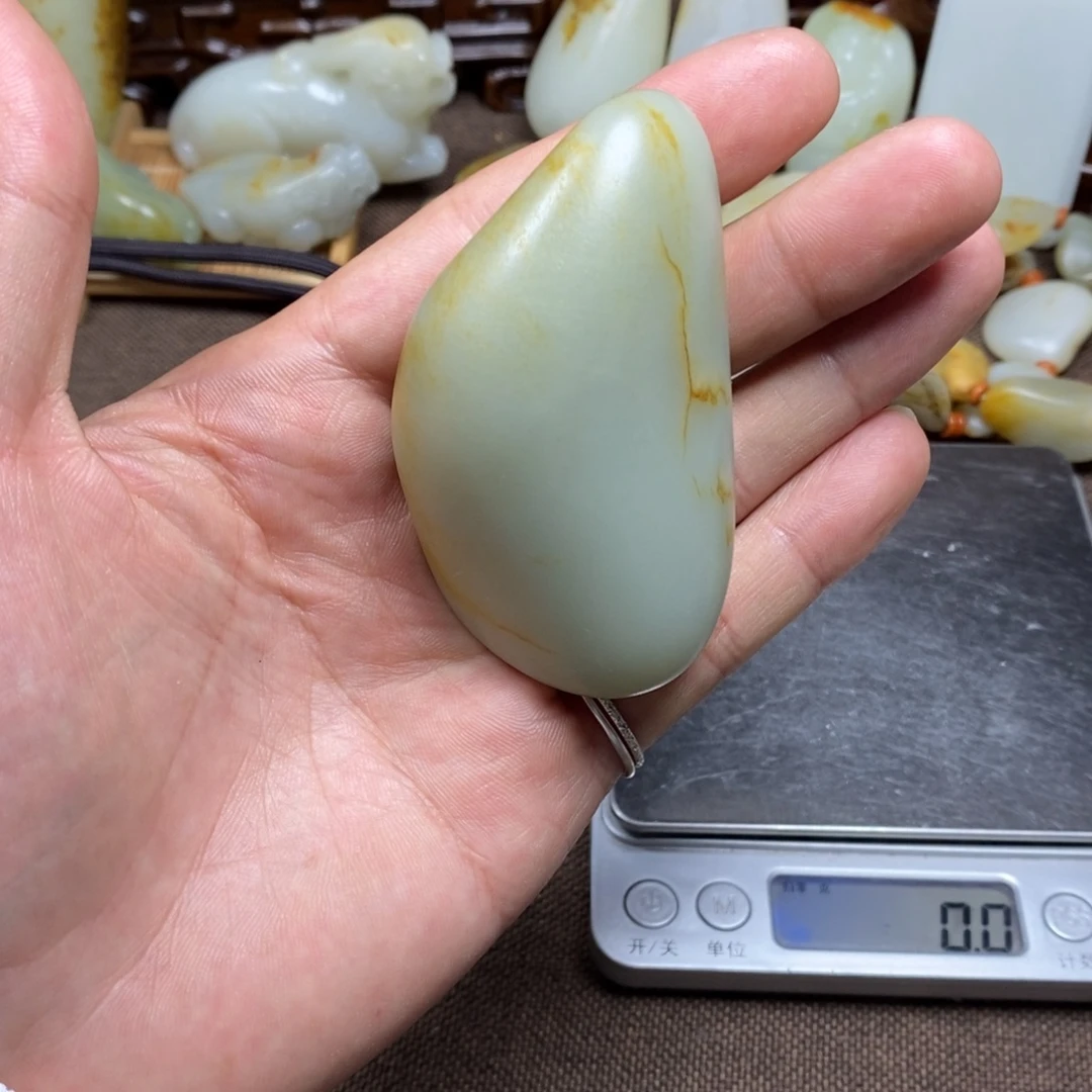 陈***秋和田玉未镶嵌摆件