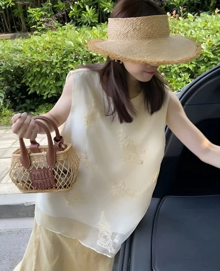 （人自醉）无袖背心上衣女夏2025新款高级感复古刺绣网纱衬衫女3199