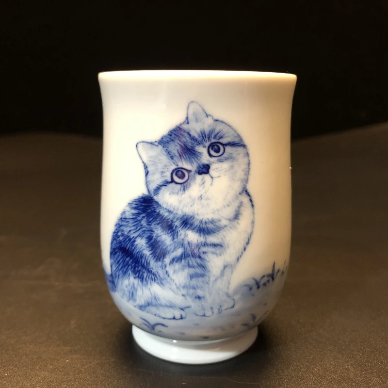 12.23/N100160/00866/西园雅集青花小猫闻香杯/口径5/高7.2/100cc