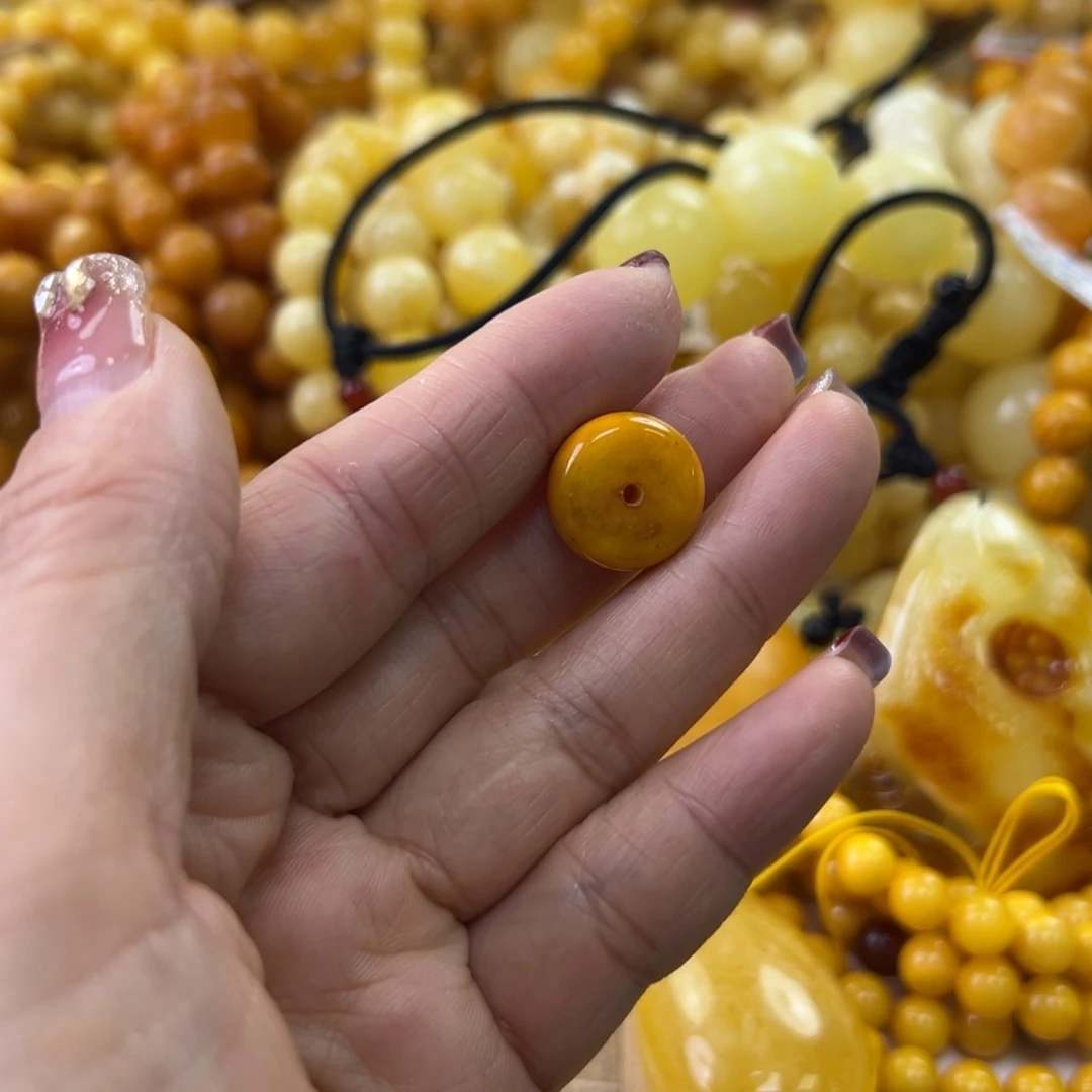 琥珀珠宝奇石未镶嵌