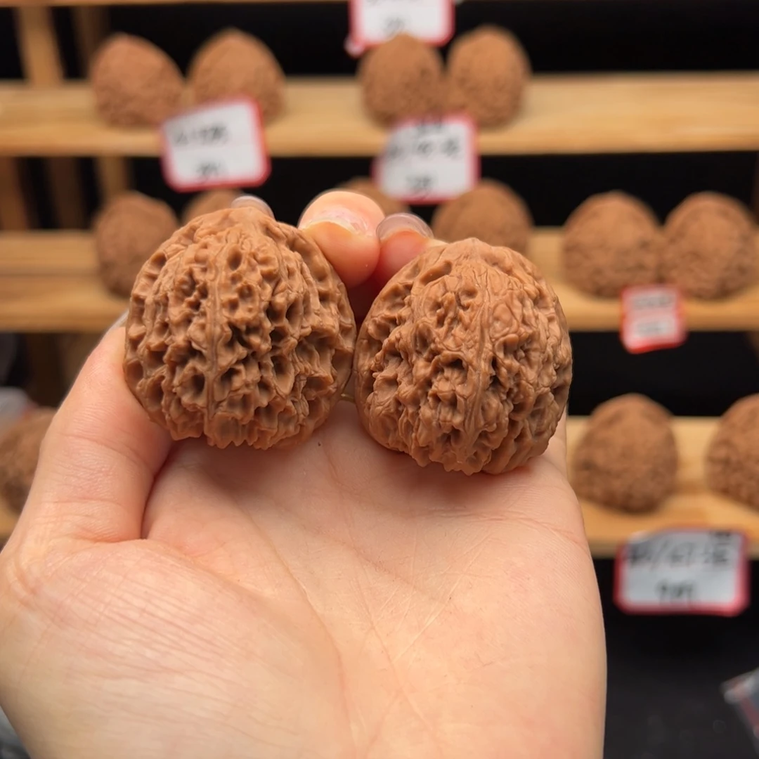 L****吊坠文玩核桃40球