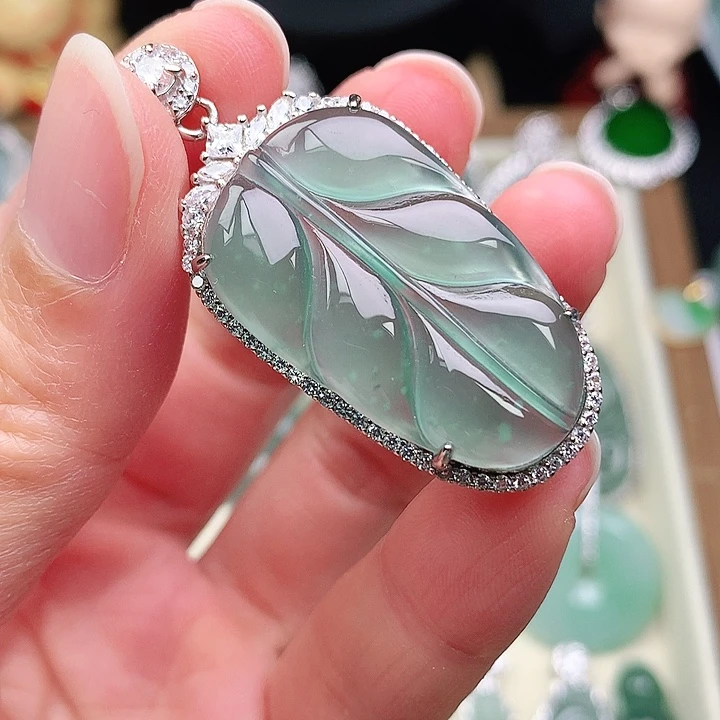 颈饰银S925镶嵌翡翠吊坠