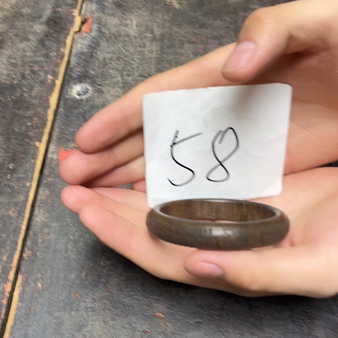 大叶紫檀（黑酸枝木类）