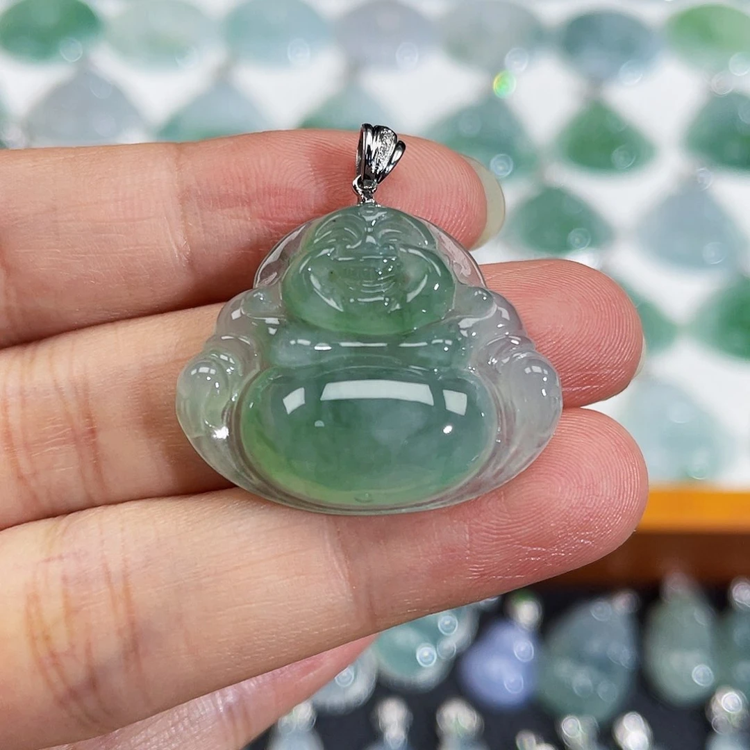 翡翠18K金镶嵌颈饰吊坠