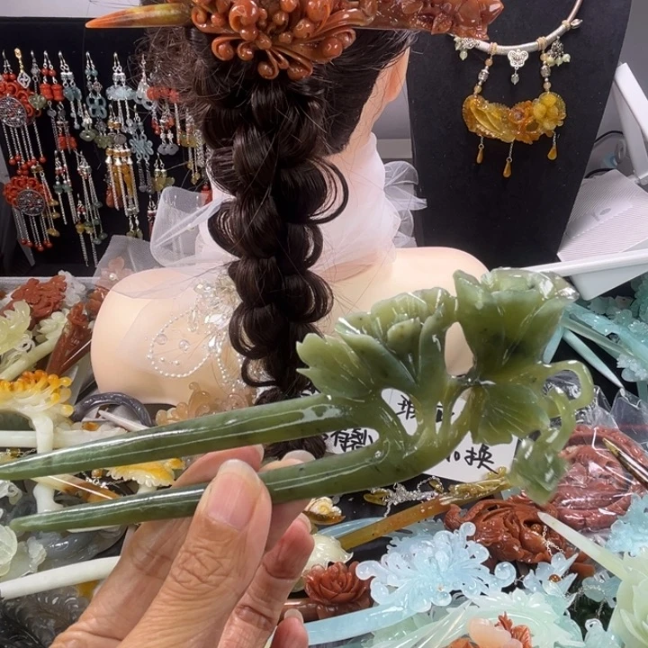 未镶嵌岫玉发饰瑕疵