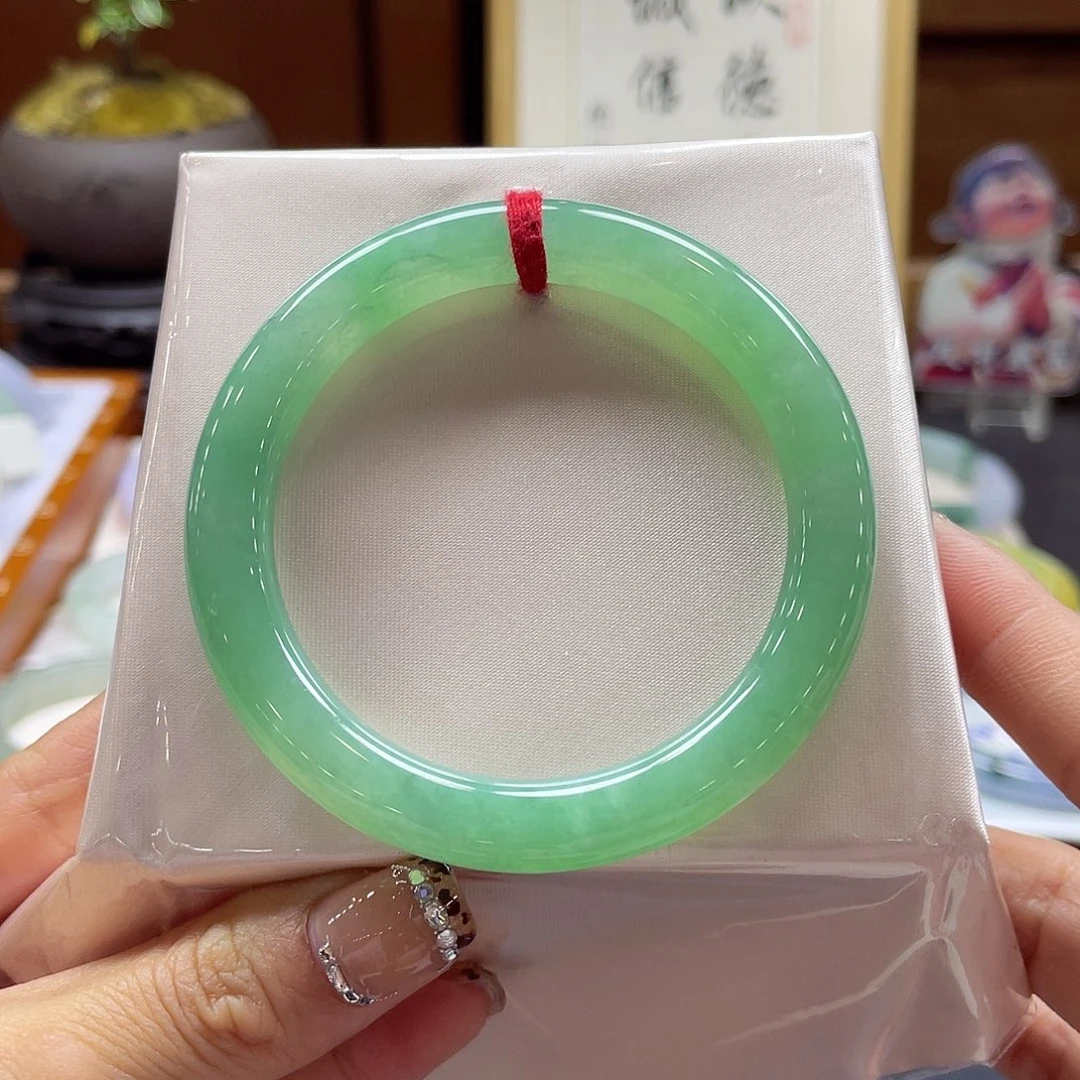 翡翠未镶嵌手镯16 号