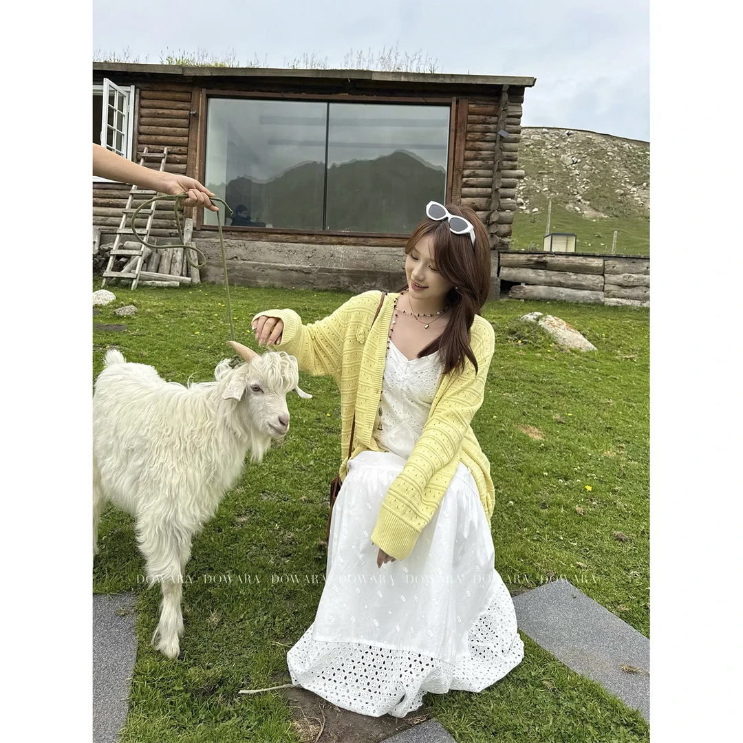 现货8937D大婉酱微胖定制绵羊毛混纺花朵毛织开衫钩花镂空上衣