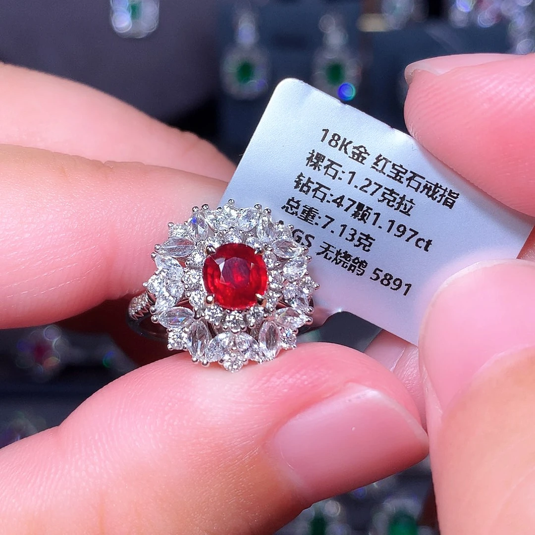 戒指18K金镶嵌红宝石