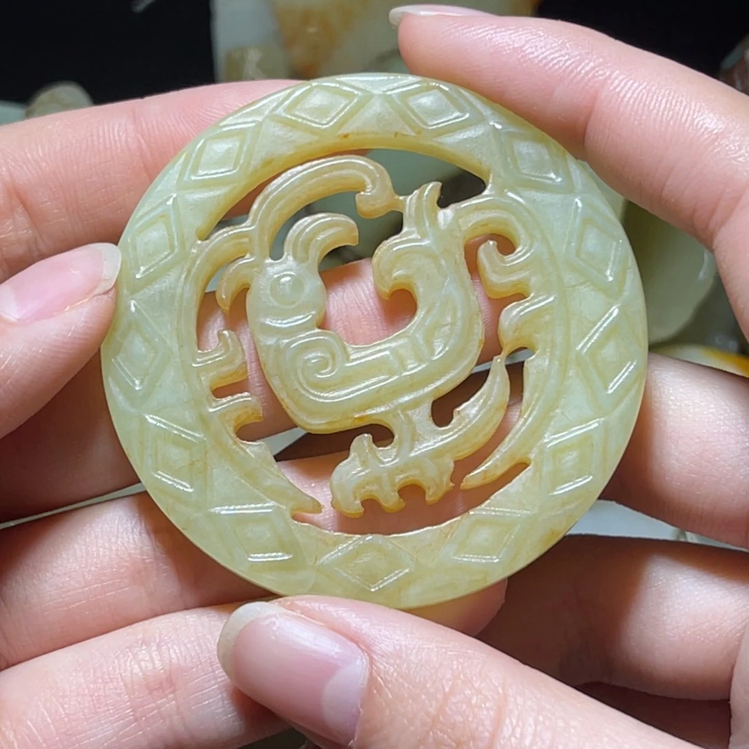未镶嵌和田玉（糖玉）挂件张*果