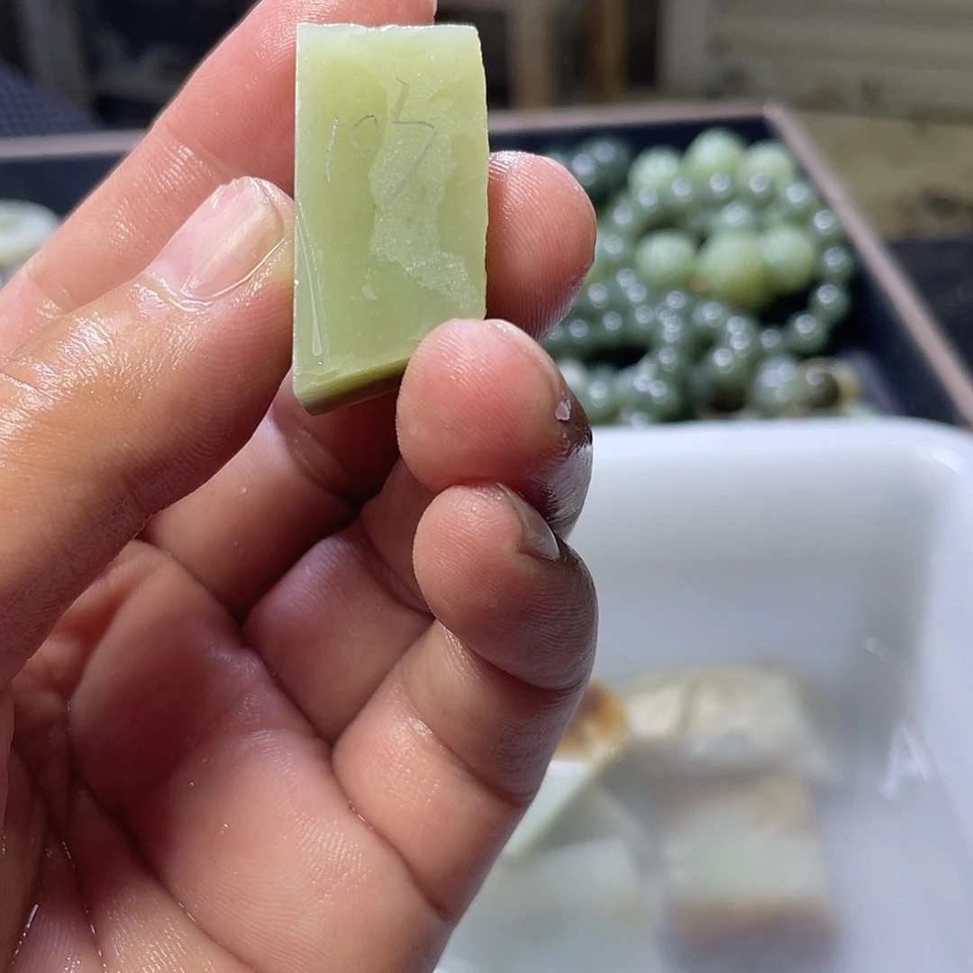 和田玉（糖玉）未镶嵌珠宝半成品