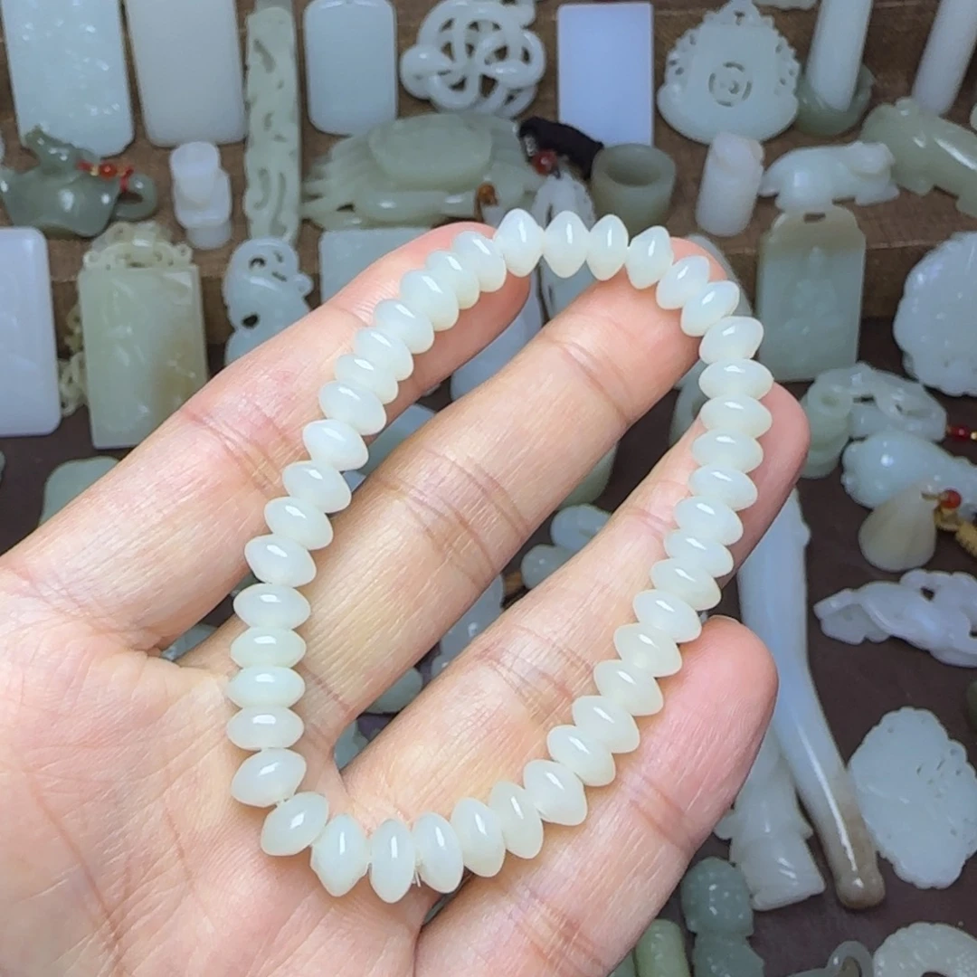 和田玉挂件未镶嵌卡8