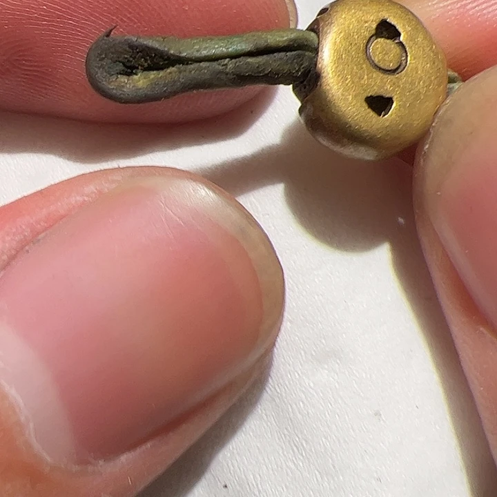 玻璃颈饰在这里的