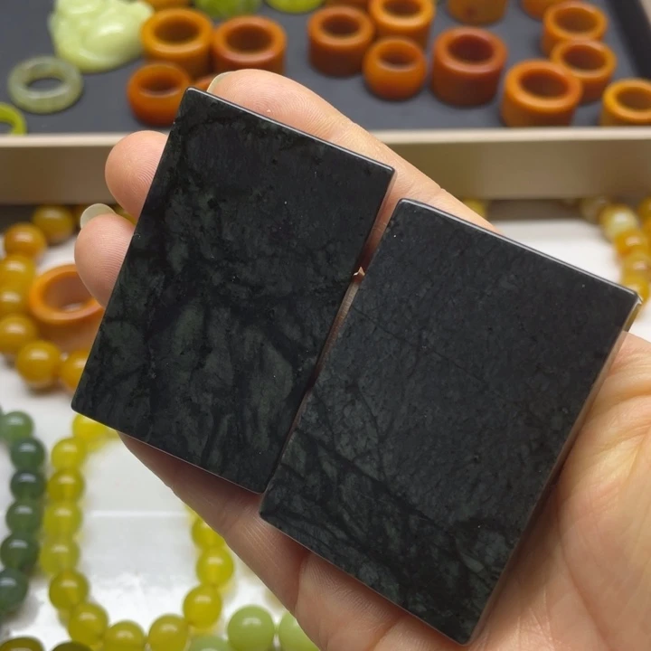 蛇纹石玉无事牌2块未镶嵌