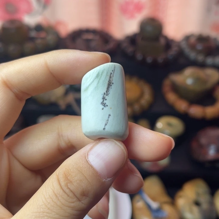 颈饰未镶嵌岫岩老玉（透闪石质玉）