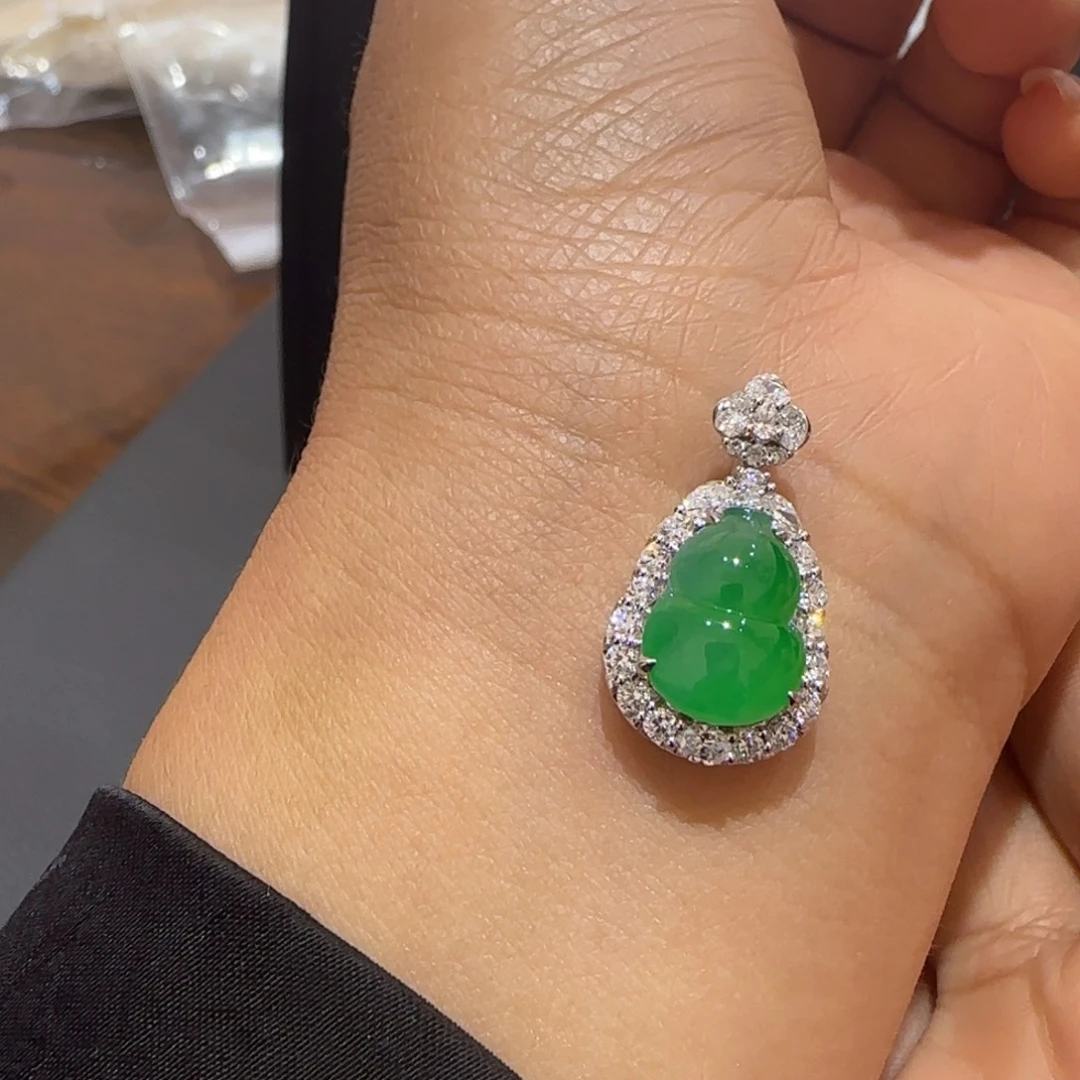 翡翠颈饰18K金镶嵌葫芦L