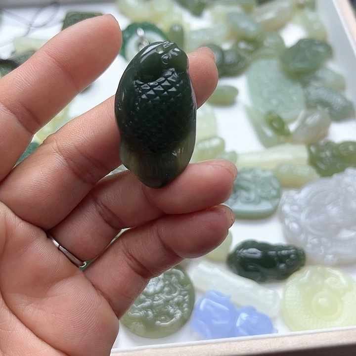 【闪购商品】颈饰未镶嵌和田玉
