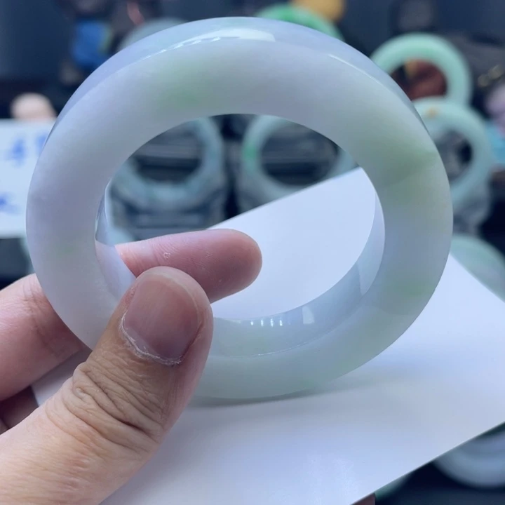 定制翡翠未镶嵌手镯