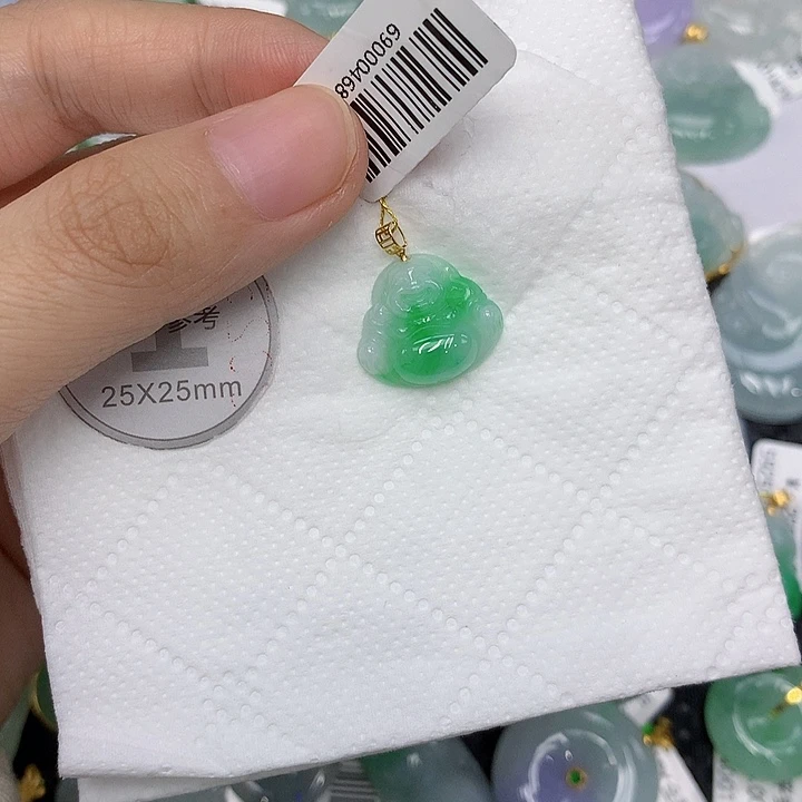 颈饰18K金镶嵌翡翠