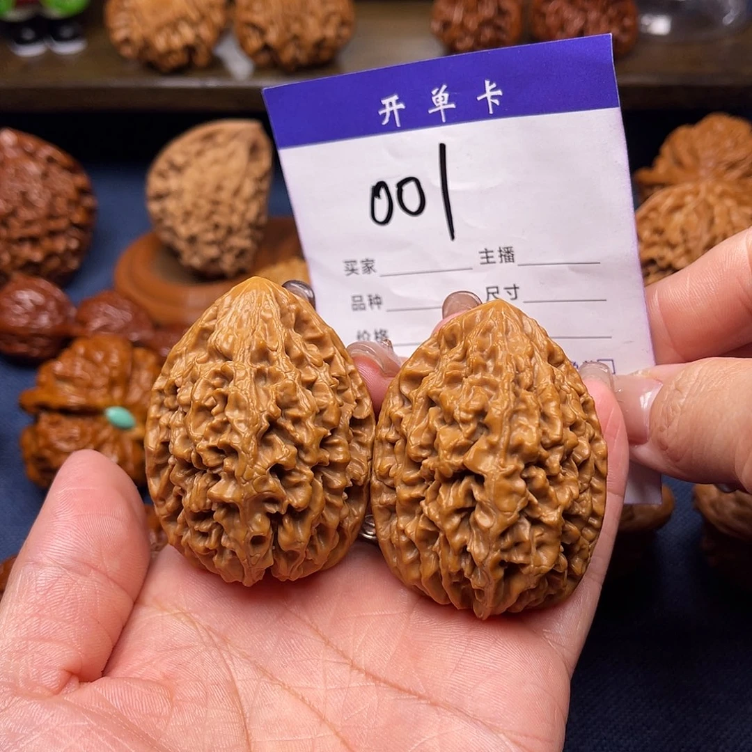 文玩核桃吊坠招财鼠39高50